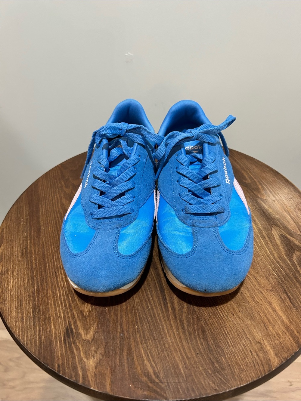 Reebok Blue Sneakers with Pink Accents - Picture 4 of 6